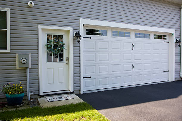 24/7 Emergency Garage Door Panel Replacement experts in Stacy, MN